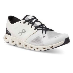 Womens ON Cloud X (3) Black/White 7.5